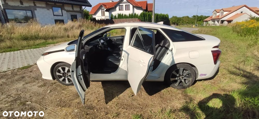 Toyota Mirai Advanced - 21