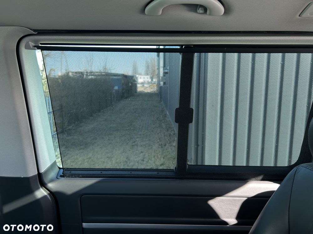 Volkswagen Multivan - 32