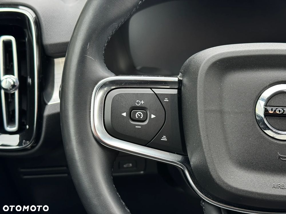 Volvo XC 40 T3 Momentum Pro - 16