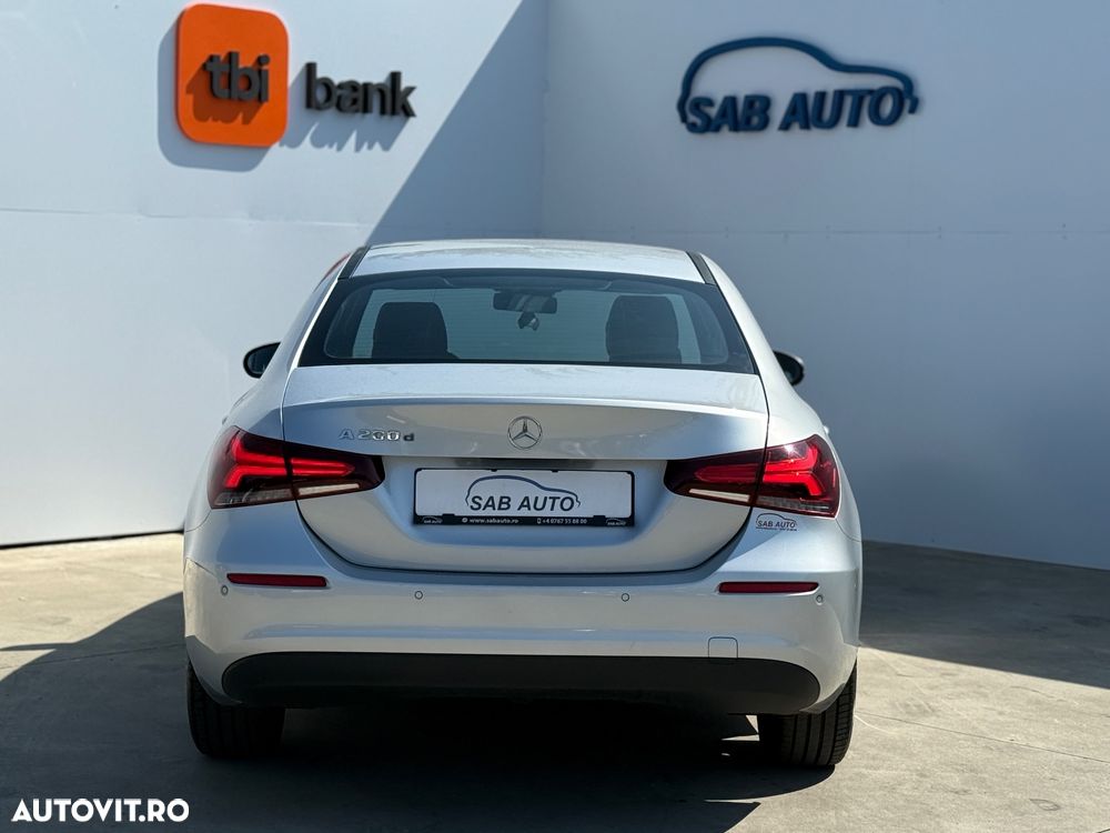 Mercedes-Benz A 200 d Sedan 8G-DCT - 24
