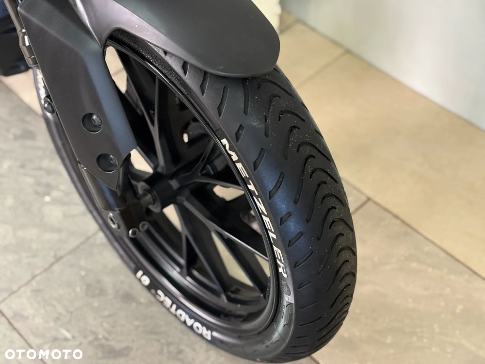 Yamaha MT - 12