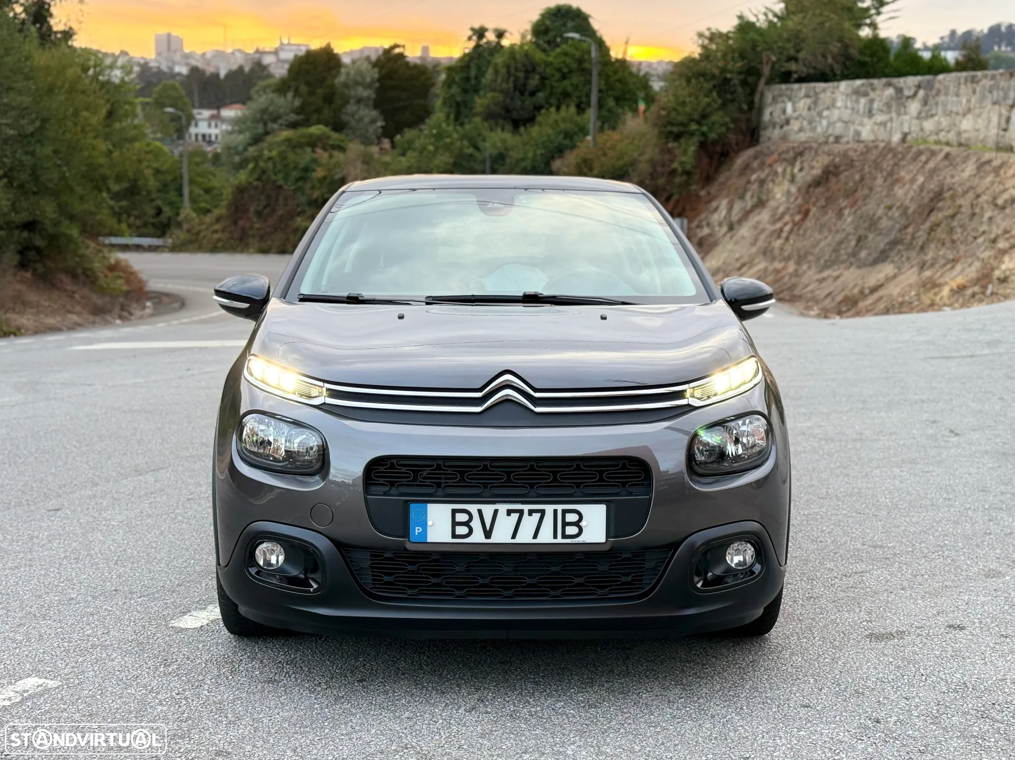 Citroën C3 1.2 PureTech Shine - 2
