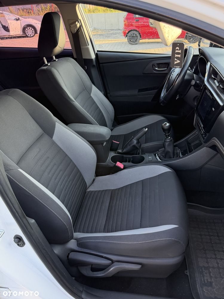 Toyota Auris - 38