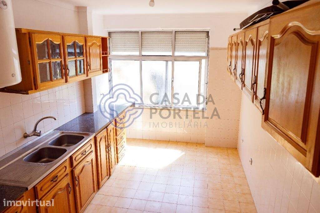 Apartamento T3 no Entroncamento com arrecadação e próximo à estação - Grande imagem: 4/20