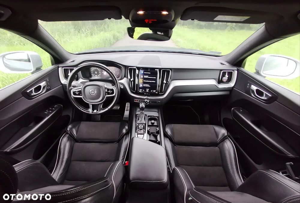 Volvo XC 60 D5 SCR AWD R-Design - 12