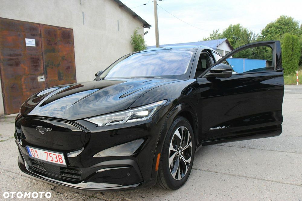 Ford Mustang Mach-E - 32