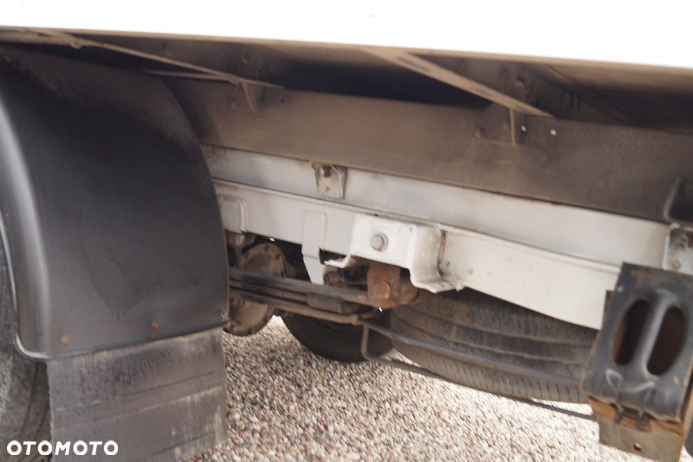 Mercedes-Benz Sprinter - 13