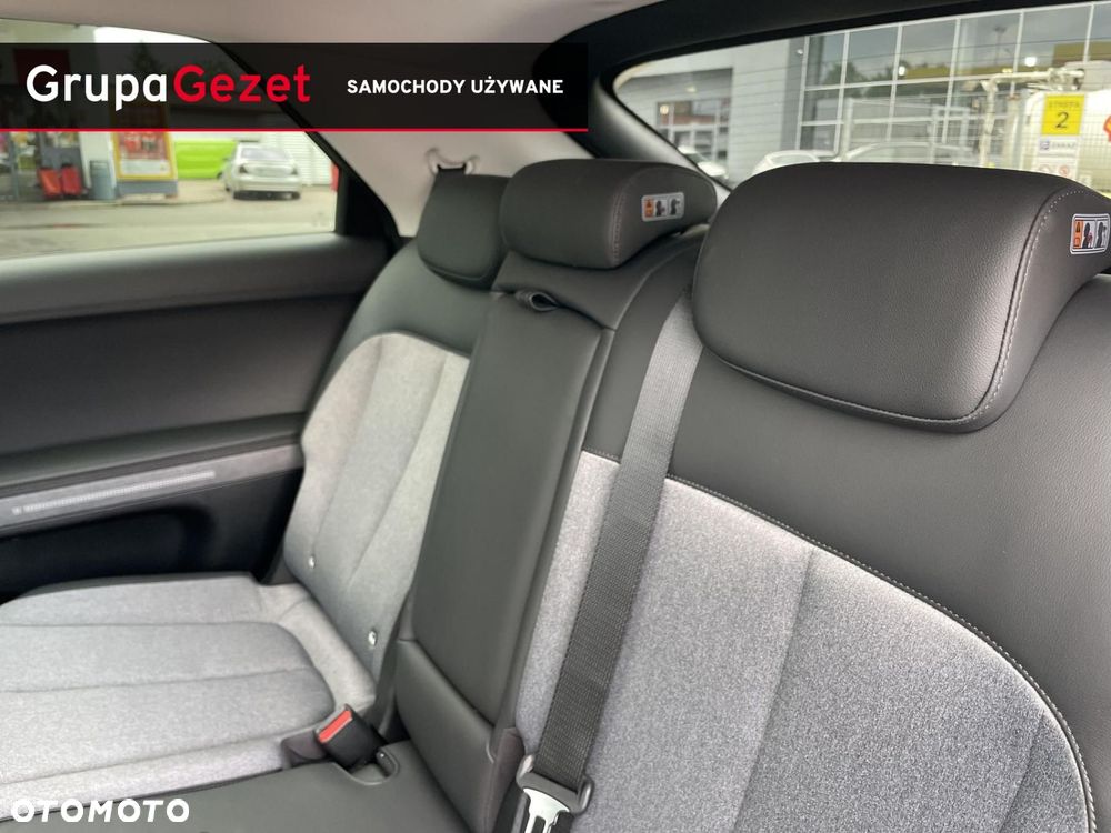 Hyundai IONIQ - 16