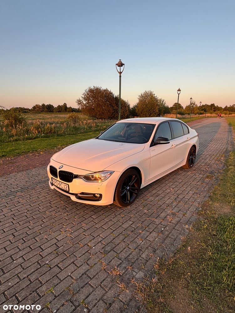 BMW Seria 3 320d Sport Line - 11