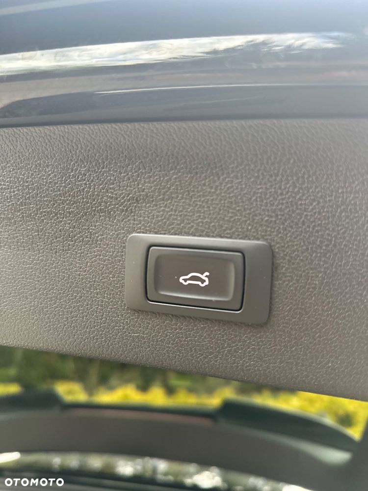Audi A4 Avant 2.0 TDI DPF clean diesel multitronic S line Sportpaket - 22