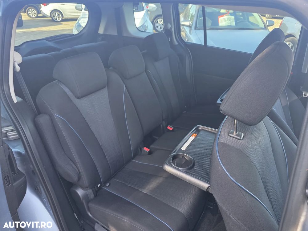 Mazda 5 - 7