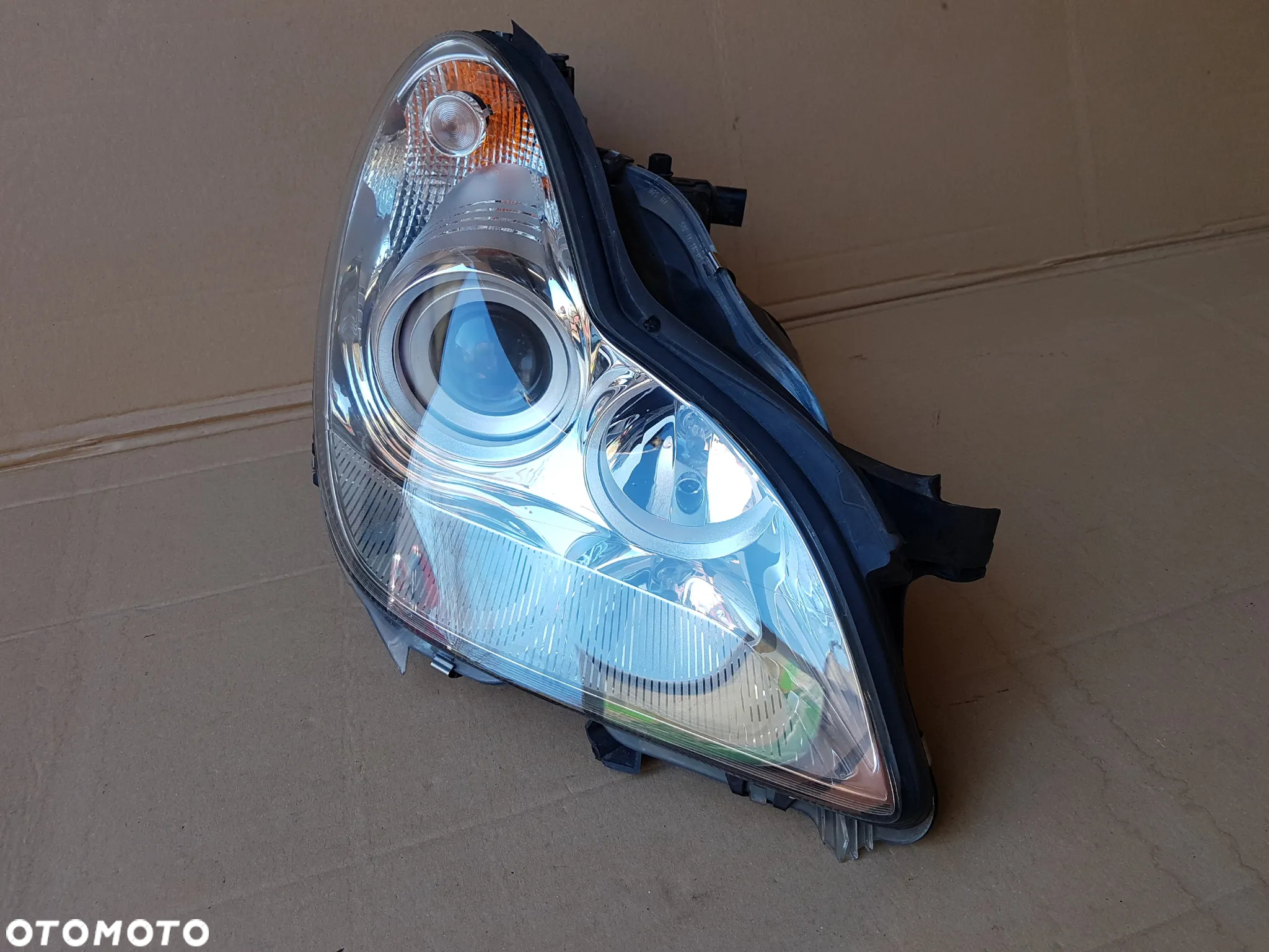 Mercedes CLS w219 lampa reflektor prawy przód USA UK - 2