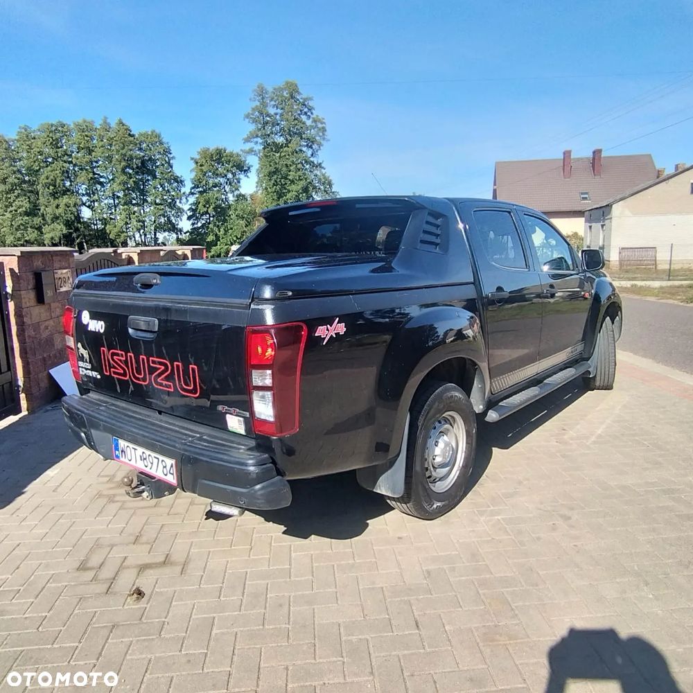Isuzu D-Max 2.5 DC L - 8
