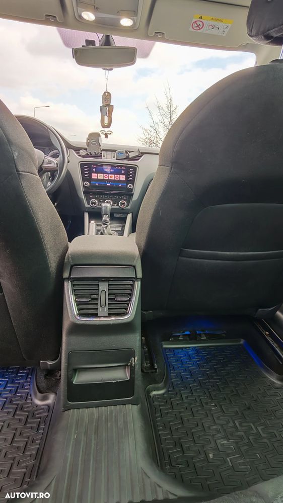 Skoda Octavia 2.0 TDI DSG Style - 10