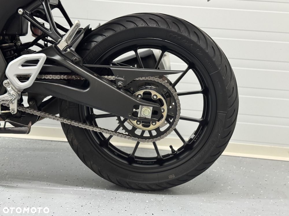 Yamaha MT - 12