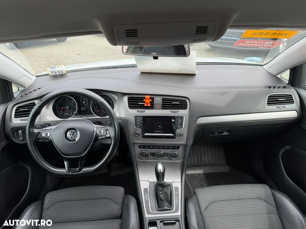 Volkswagen Golf - 11