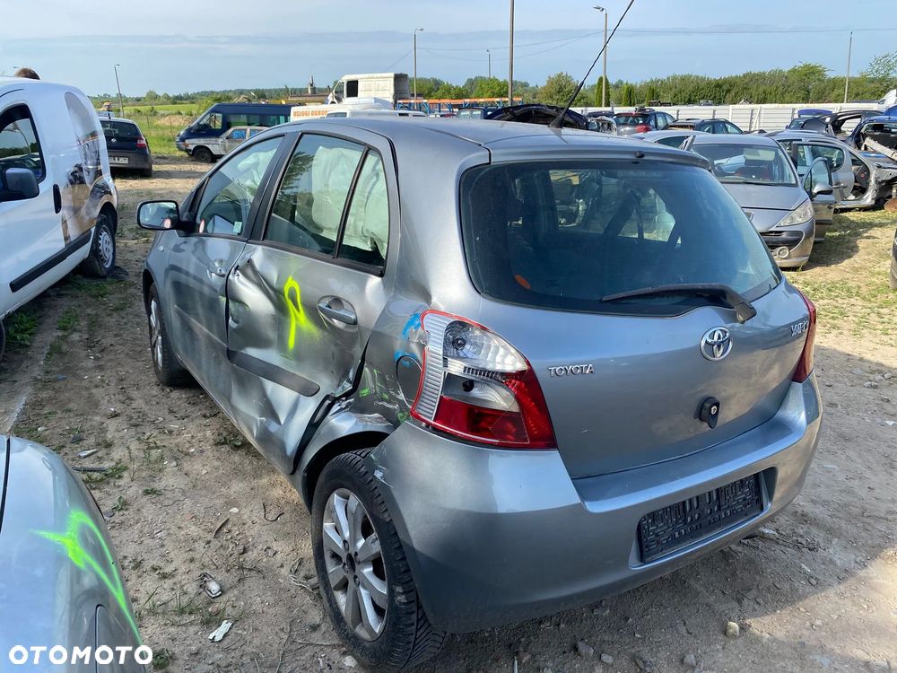 162/ Toyota Yaris II / Na Części - 4