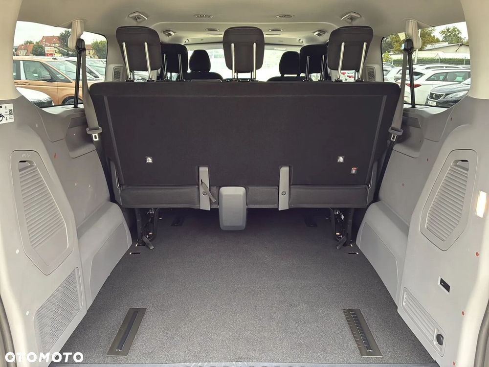 Volkswagen Caravelle - 20