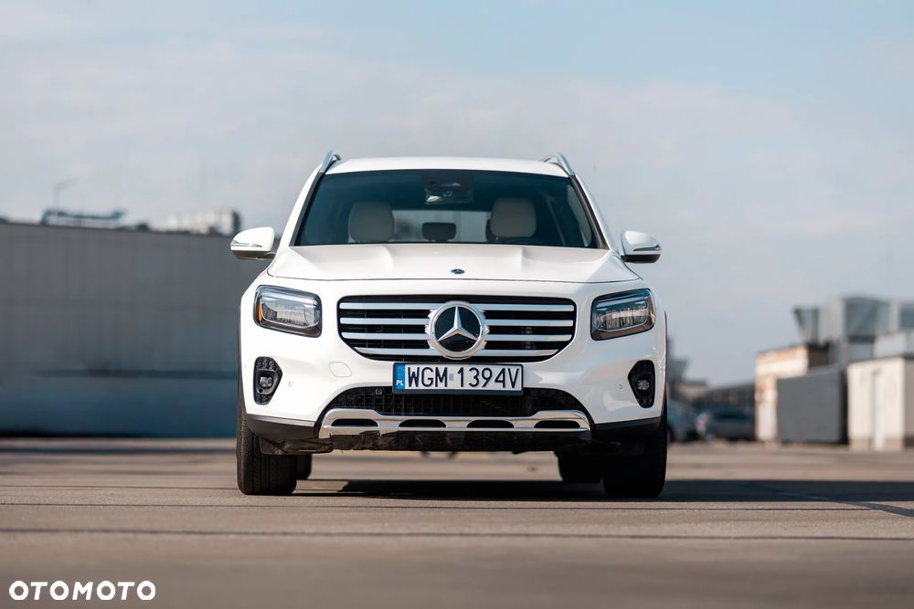 Mercedes-Benz GLB 250 4-Matic AMG Line 8G-DCT - 2