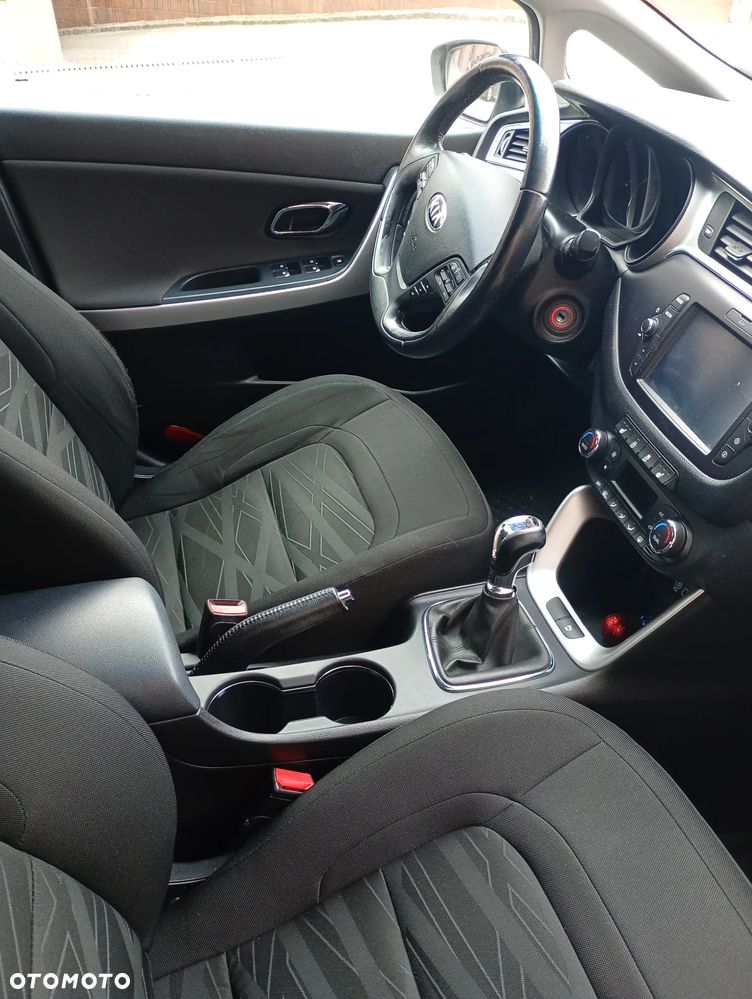 Kia Ceed 1.4 L - 7