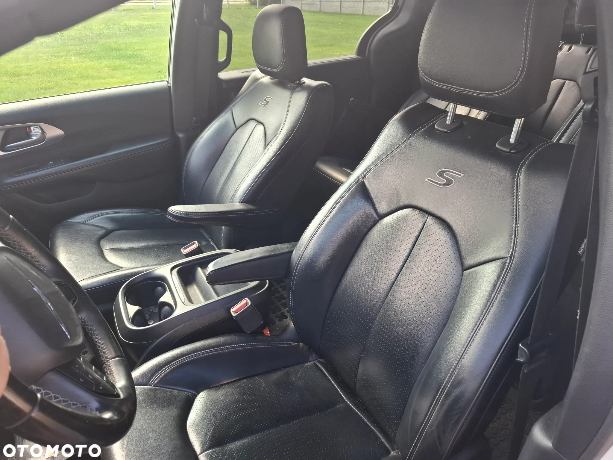 Chrysler Pacifica - 5