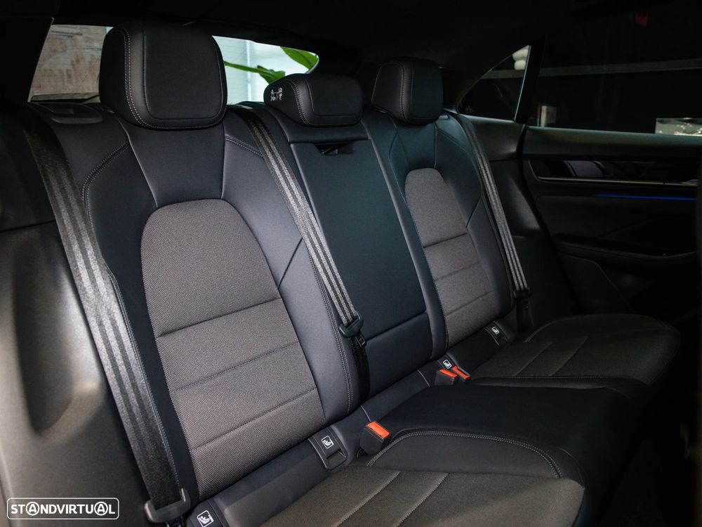 Porsche Macan Electric 4 - 36