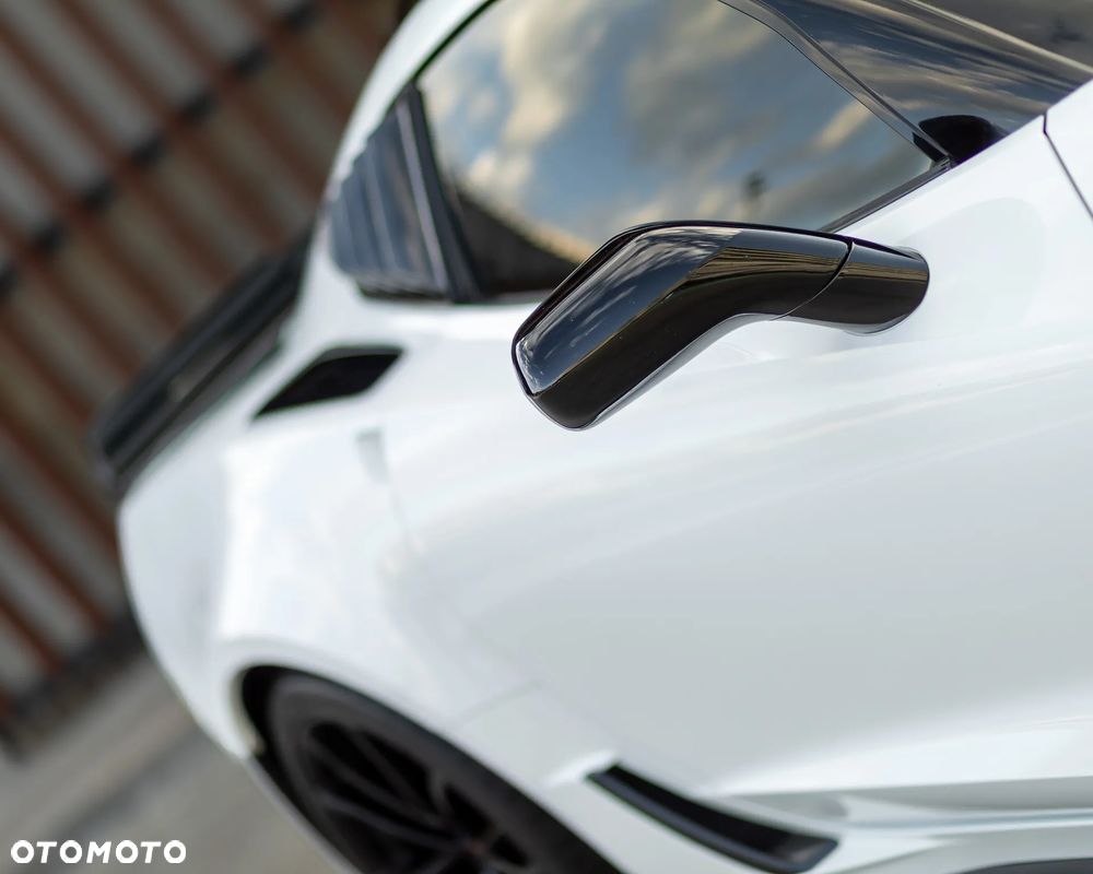 Chevrolet Corvette - 14