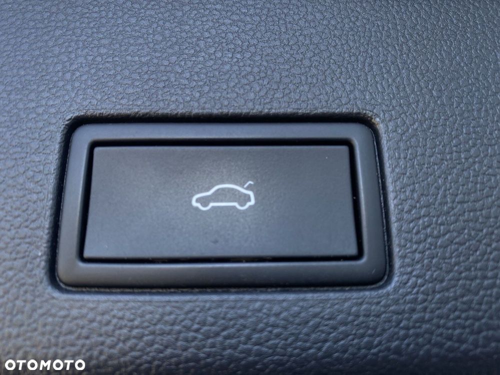 Volkswagen Golf Variant 2.0 TSI 4Motion R DSG - 36