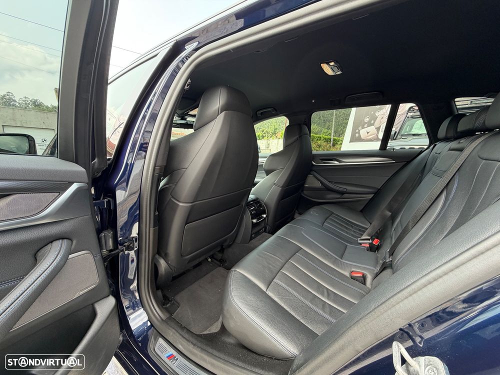 BMW 530 e Pack 50 anos M - 16