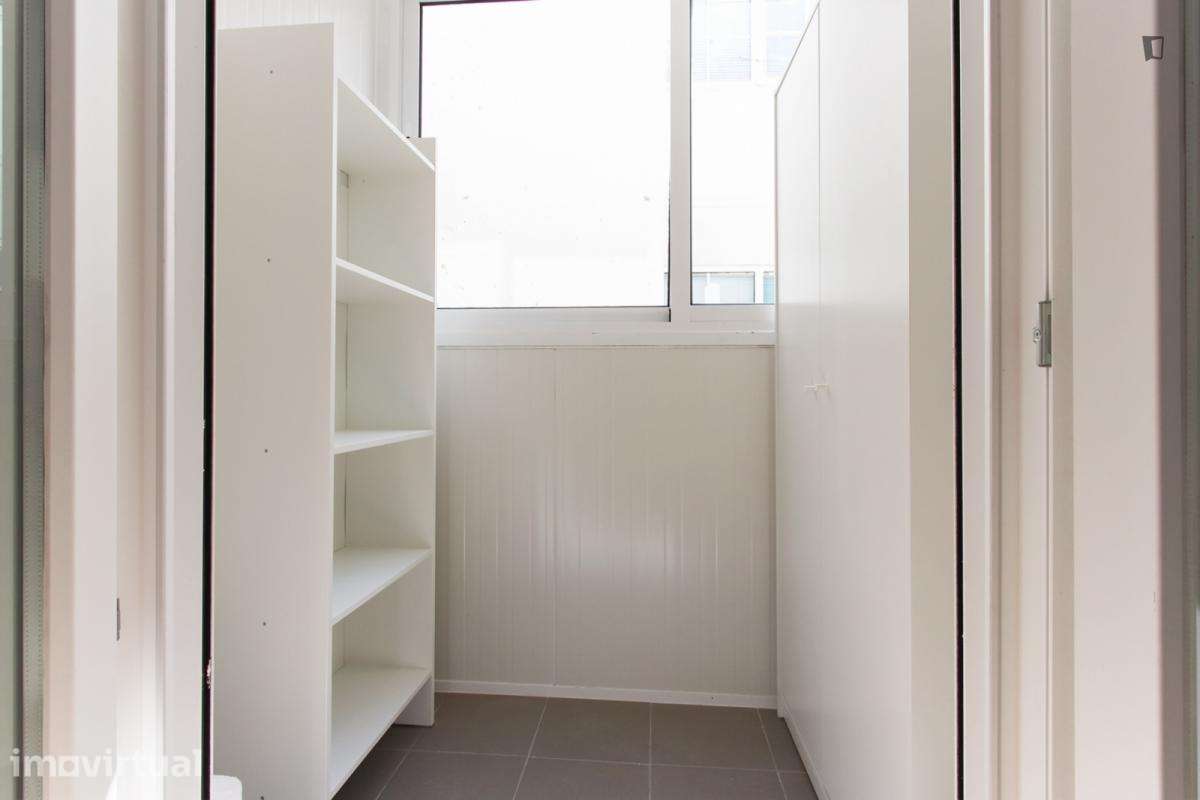 Quarto - localizado em Alameda Lisbon - Grande imagem: 3/13