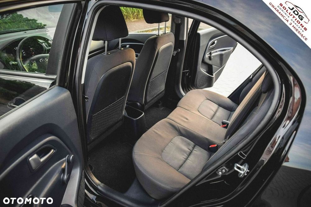 Kia Rio 1.2 Dream Team Edition - 34