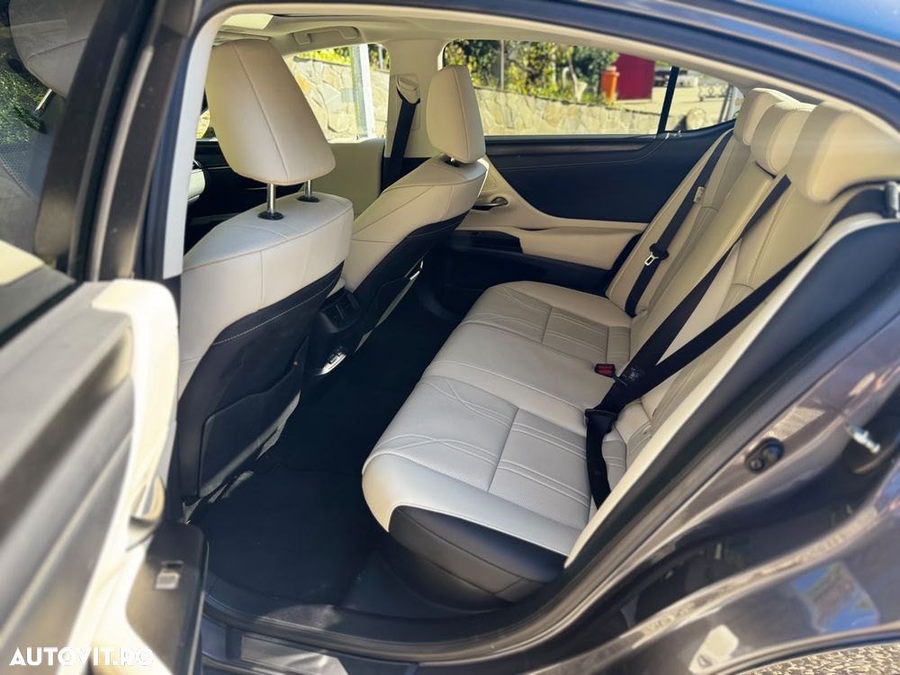 Lexus Seria ES - 12
