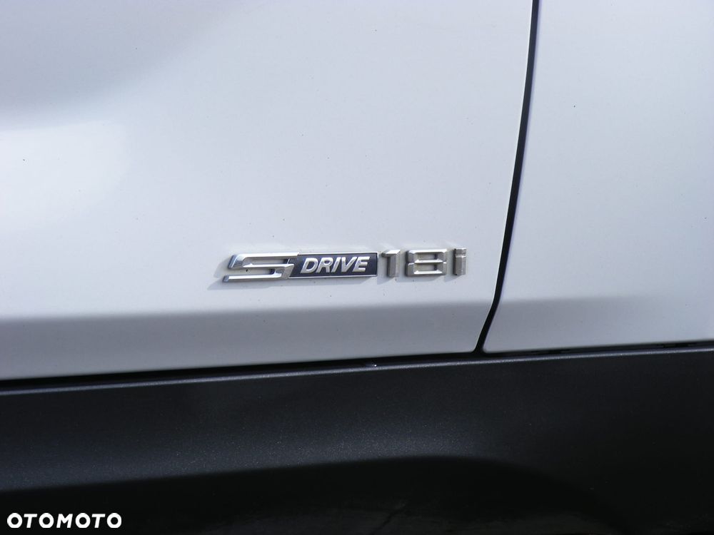 BMW X1 sDrive18i - 8