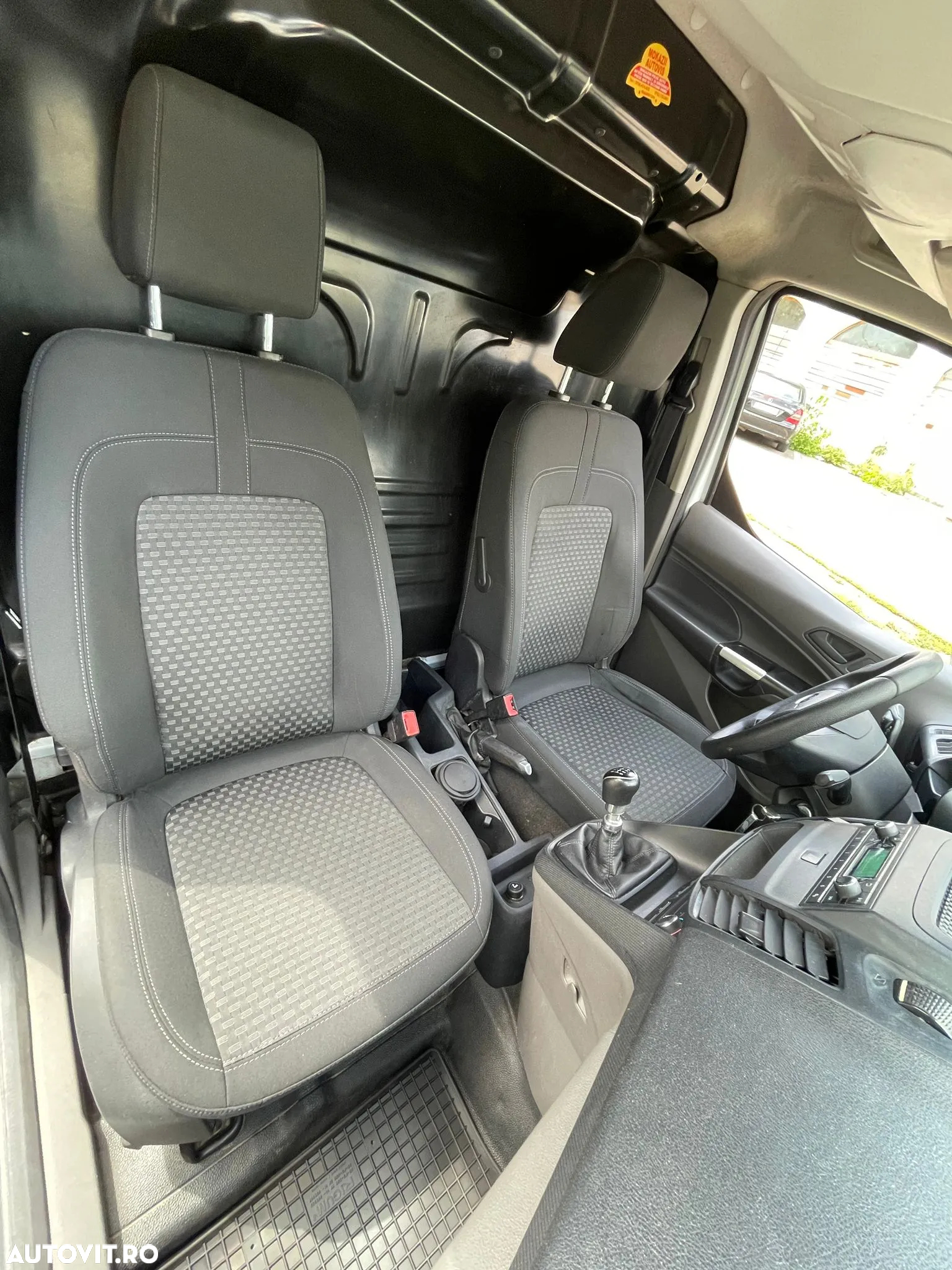 Ford Transit Connect - 13