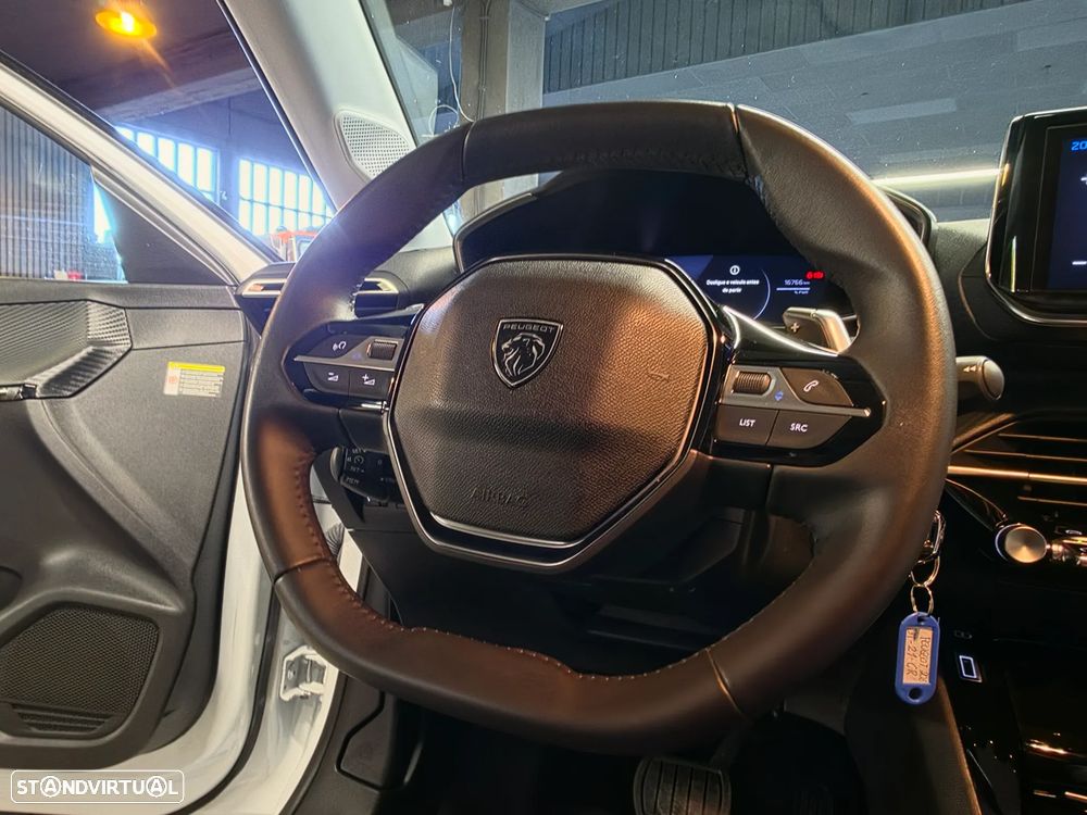 Peugeot 208 1.2 Hybrid Allure e-DCS6 - 14