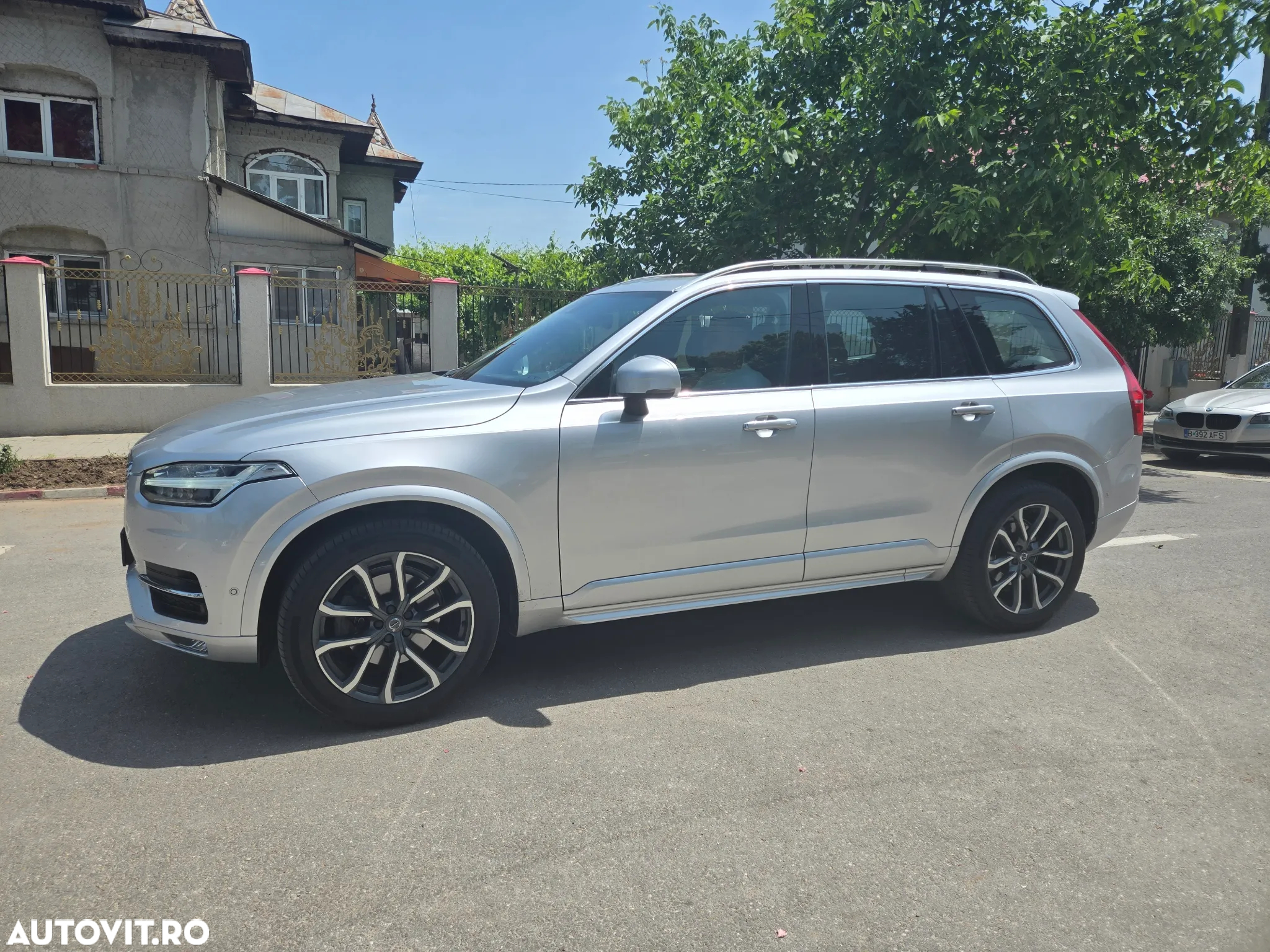 Volvo XC 90 B5 D AWD Geartronic Momentum Pro - 2