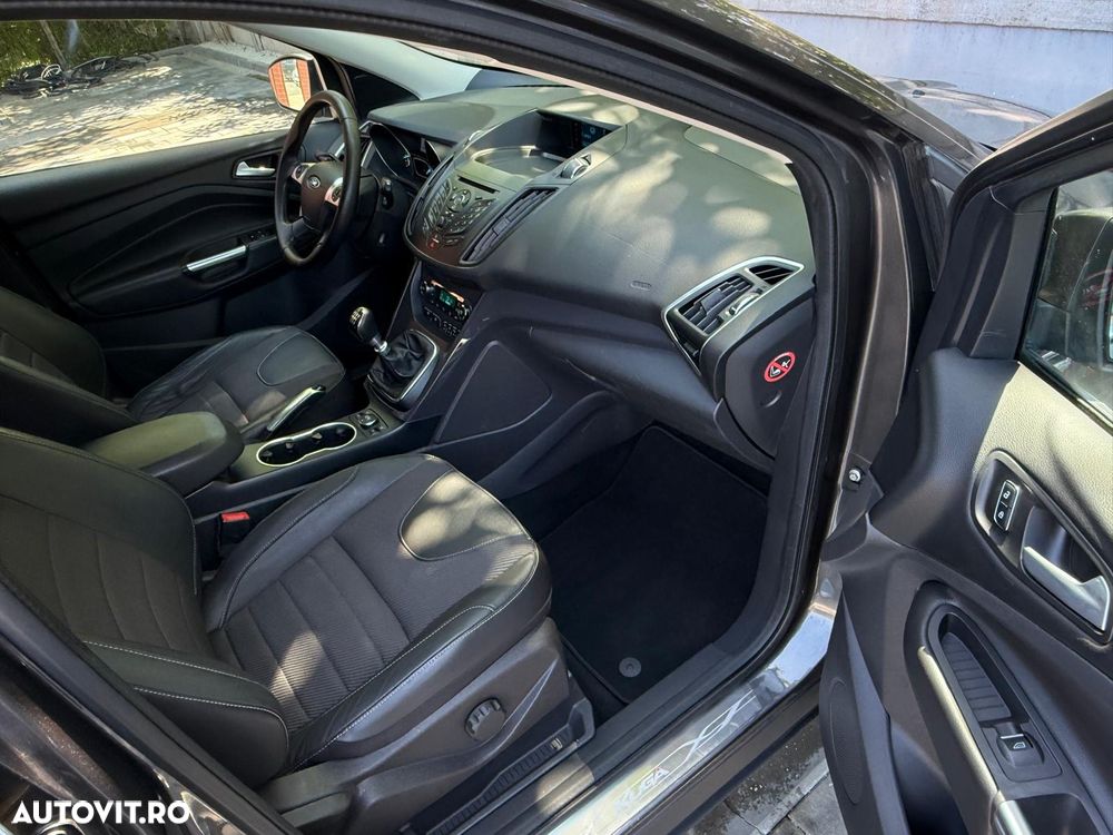 Ford Kuga - 27
