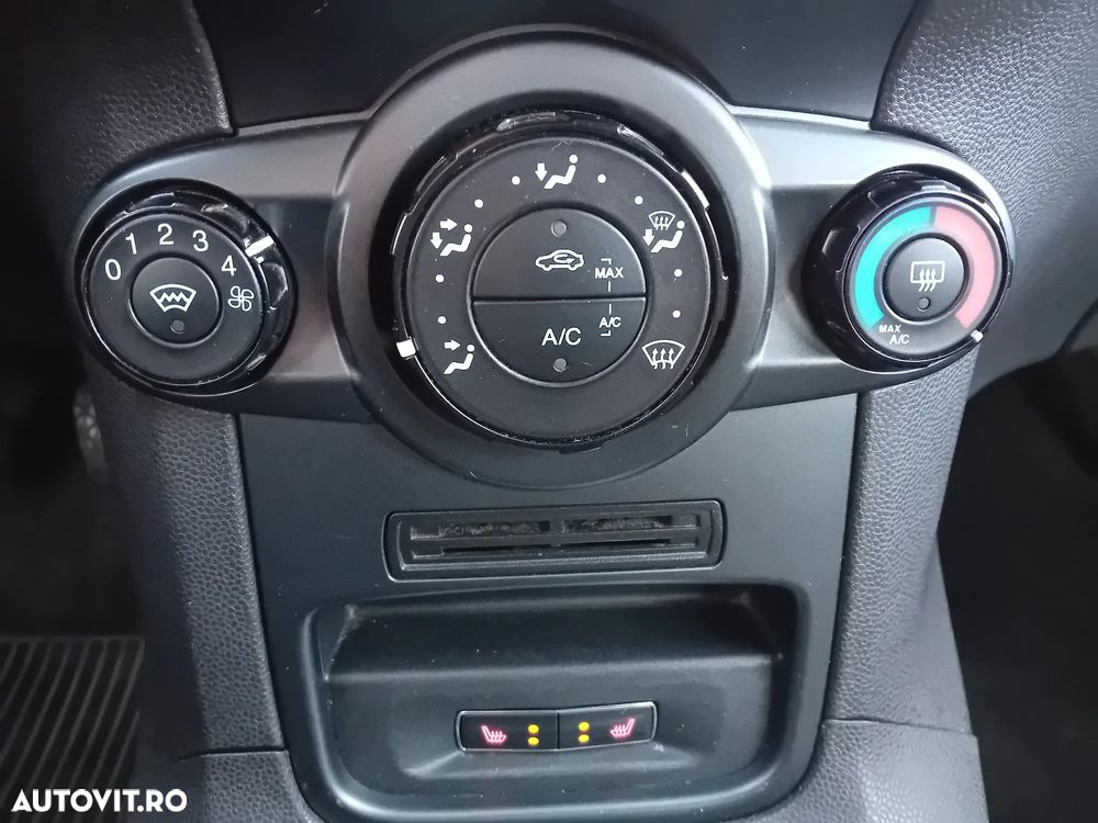 Ford Fiesta 1.25 Celebration - 12