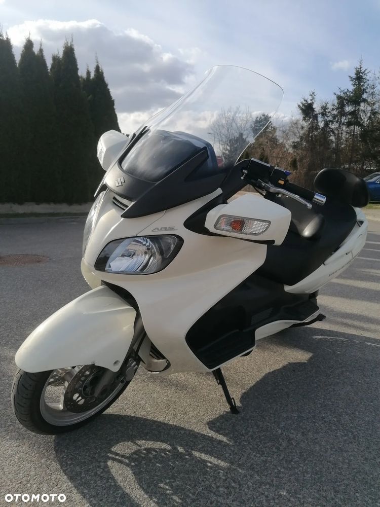 Suzuki Burgman - 4