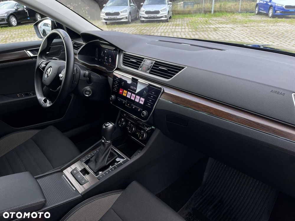 Skoda Superb 2.0 TDI SCR 4x4 Scout DSG - 11