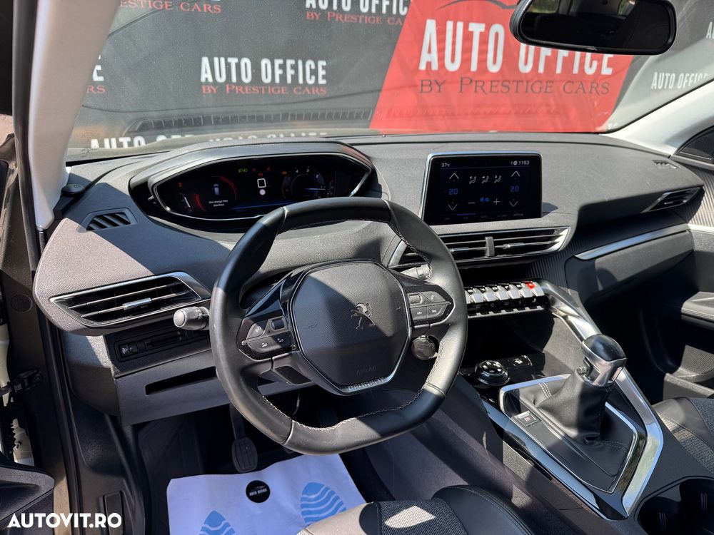 Peugeot 3008 1.5 BlueHDI S&S Allure - 11