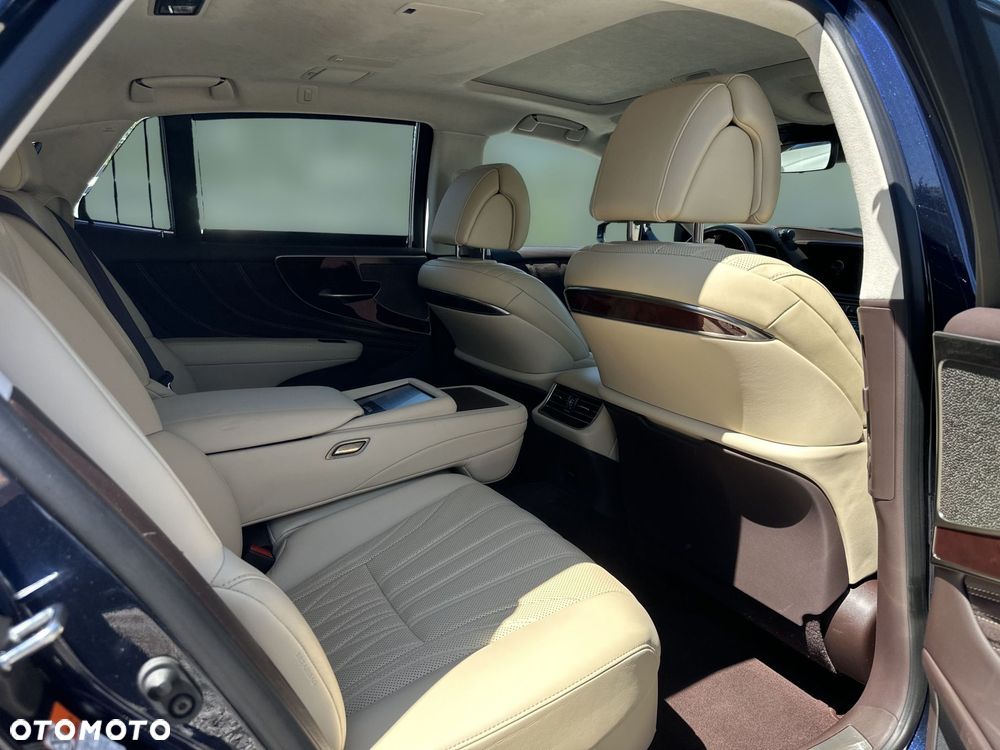 Lexus LS - 11