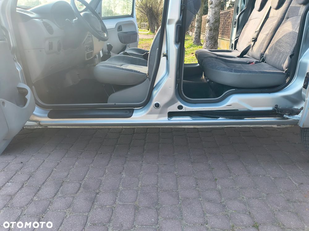 Renault Kangoo 1.6 16V Privilege - 25