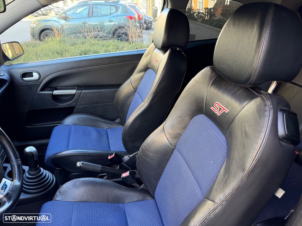 Ford Fiesta 2.0 ST - 24