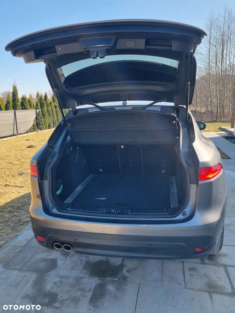 Jaguar F-Pace - 15