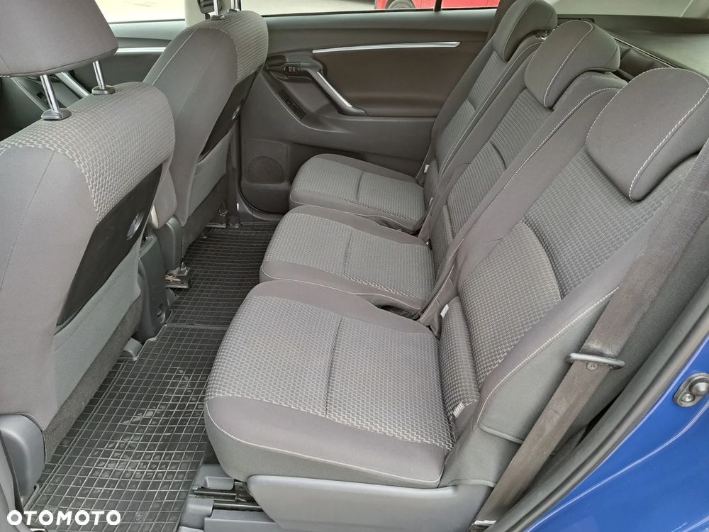 Toyota Verso - 34