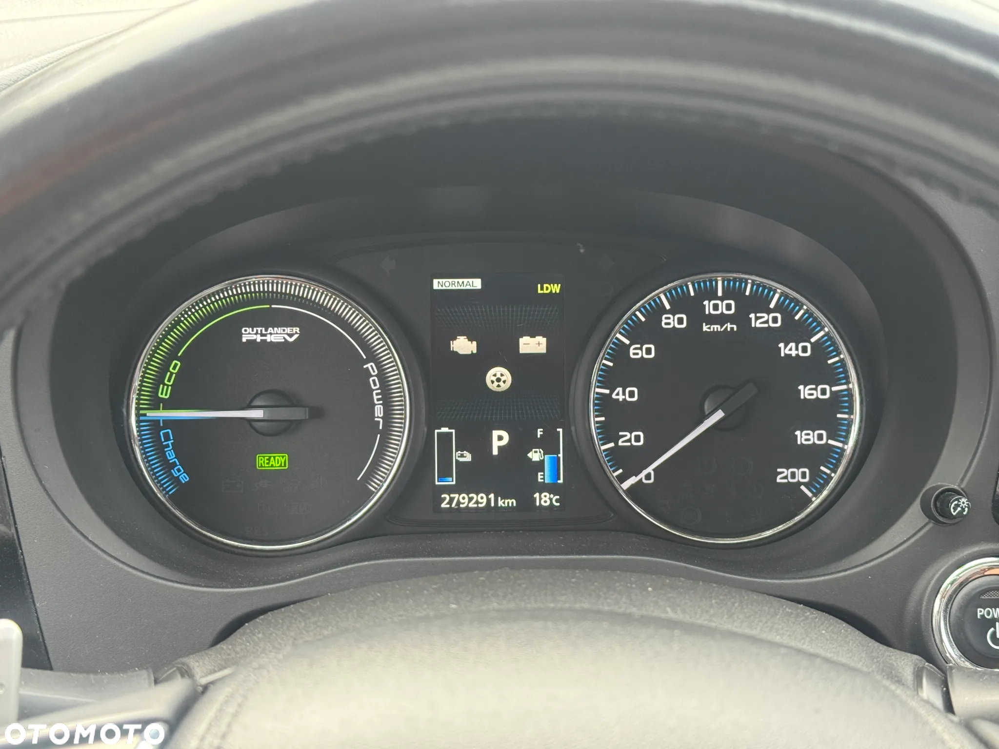 Mitsubishi Outlander PHEV Instyle NAVI + - 16