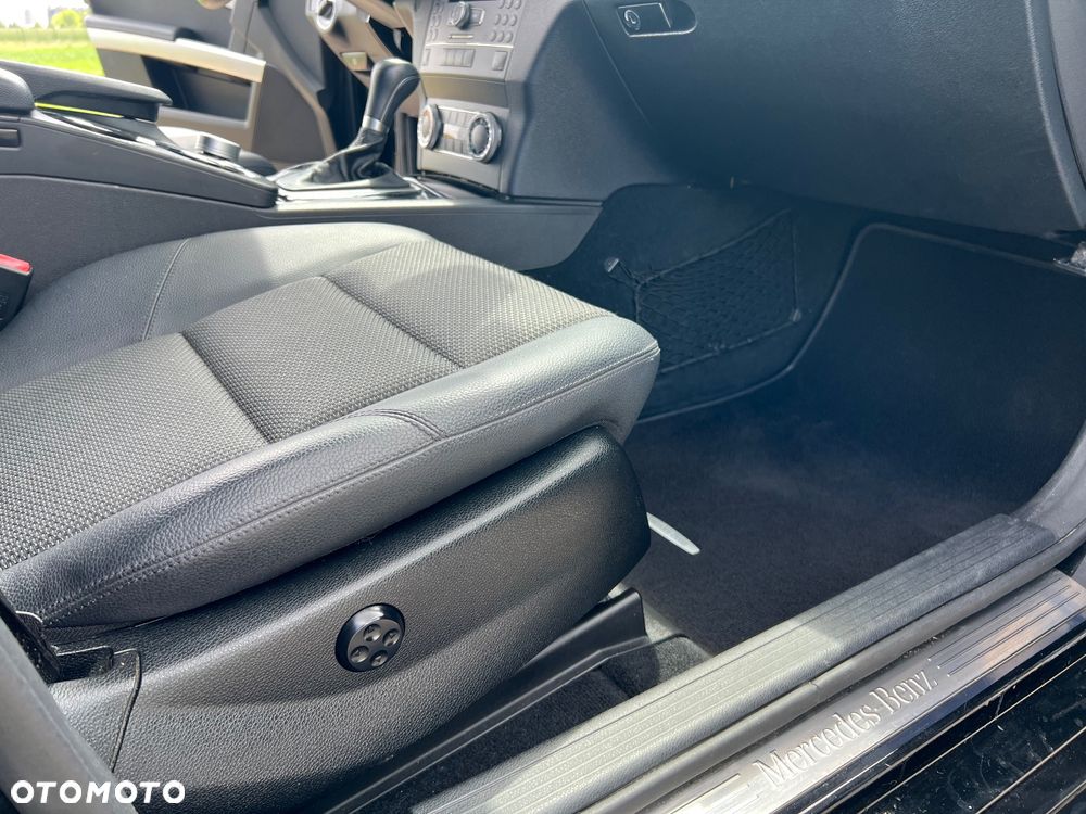 Mercedes-Benz GLK 300 4-Matic - 28