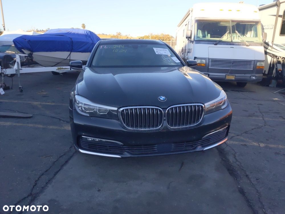 BMW Seria 7 740Li sport - 14
