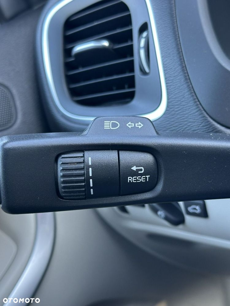 Volvo V40 - 17